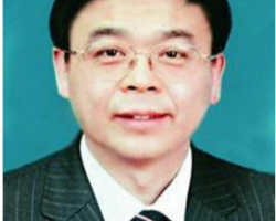 衣俊卿(曾任中央編譯局局長)